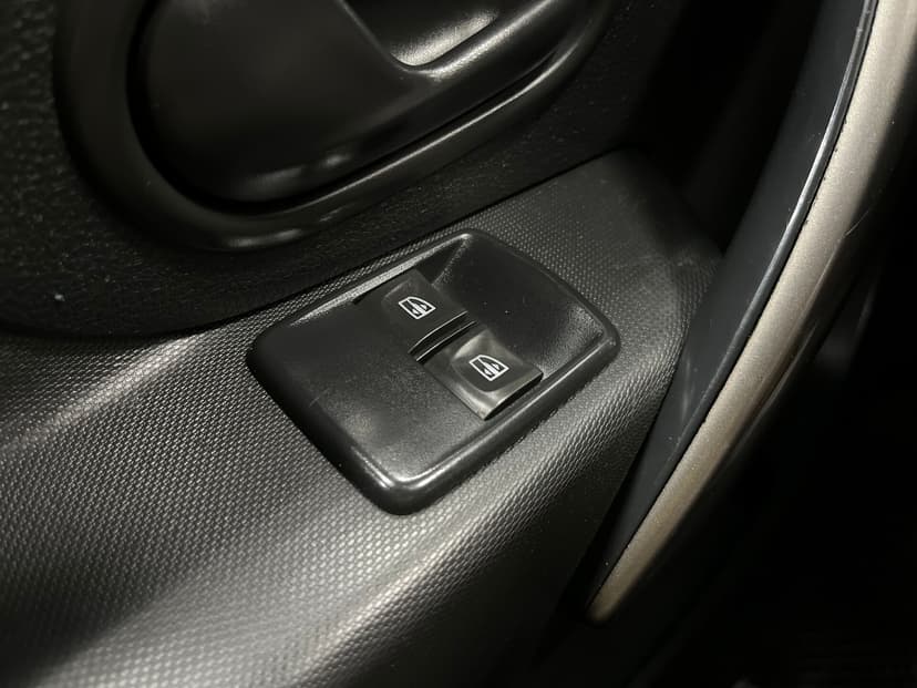 renault-logan-2014-1311-16