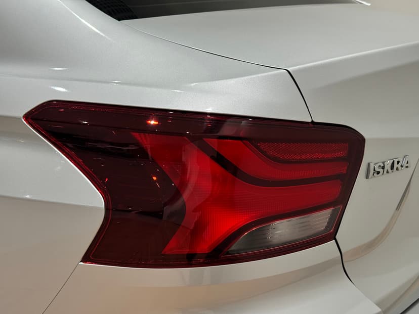 ваз (lada)-iskra-2025-988-10