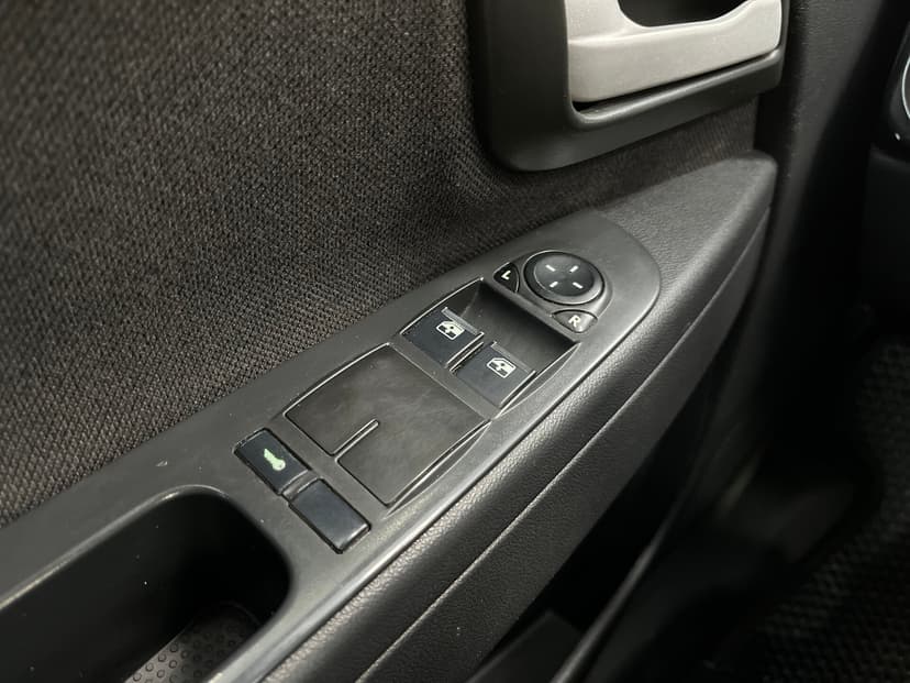 ваз (lada)-priora-2012-1209-16