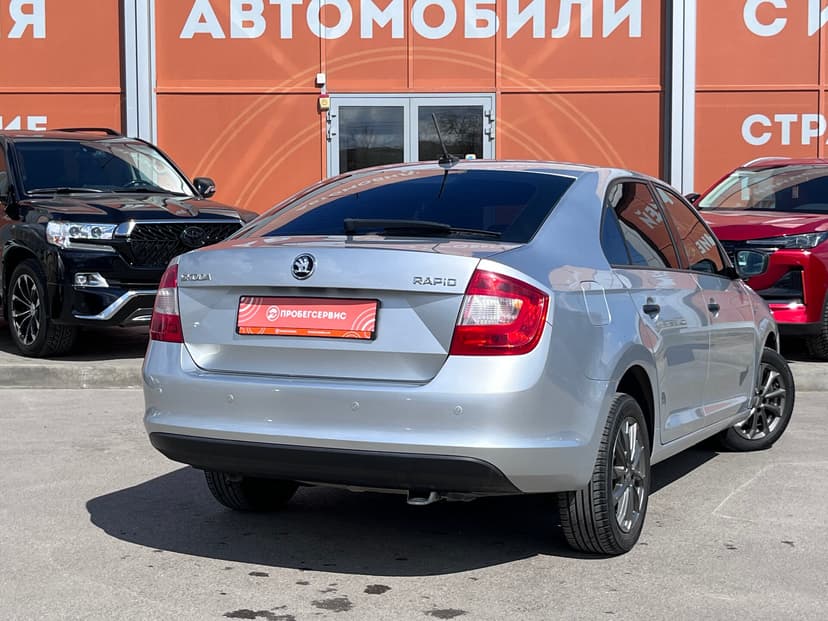 skoda-rapid-2017-873-4