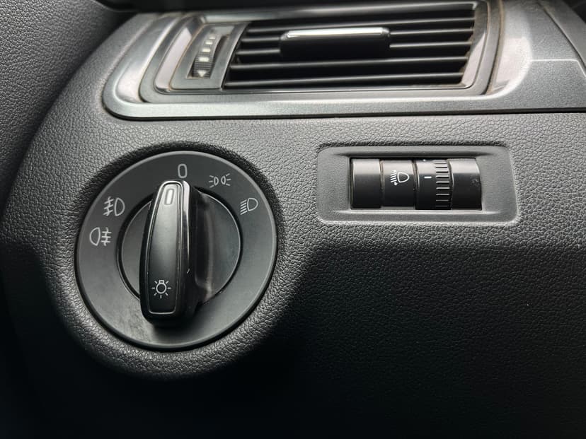 skoda-rapid-2014-1397-15