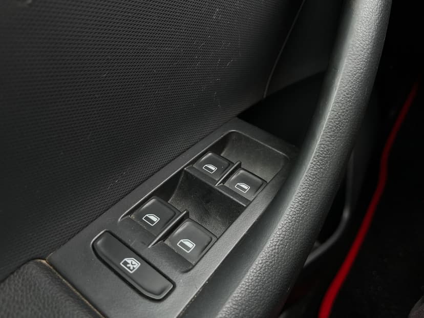 skoda-rapid-2014-1397-16