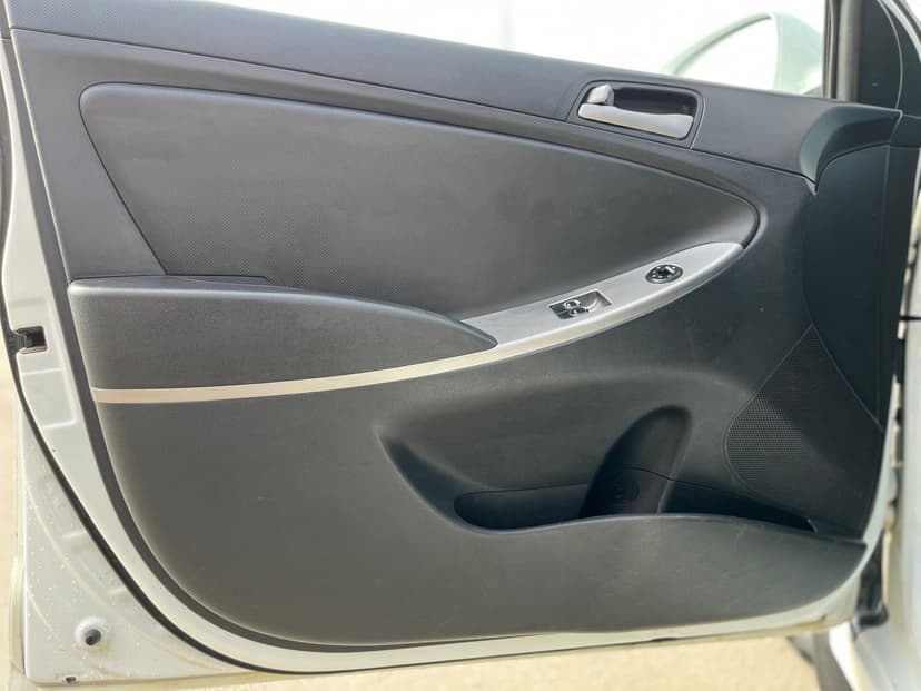 hyundai-solaris-2016-1350-20