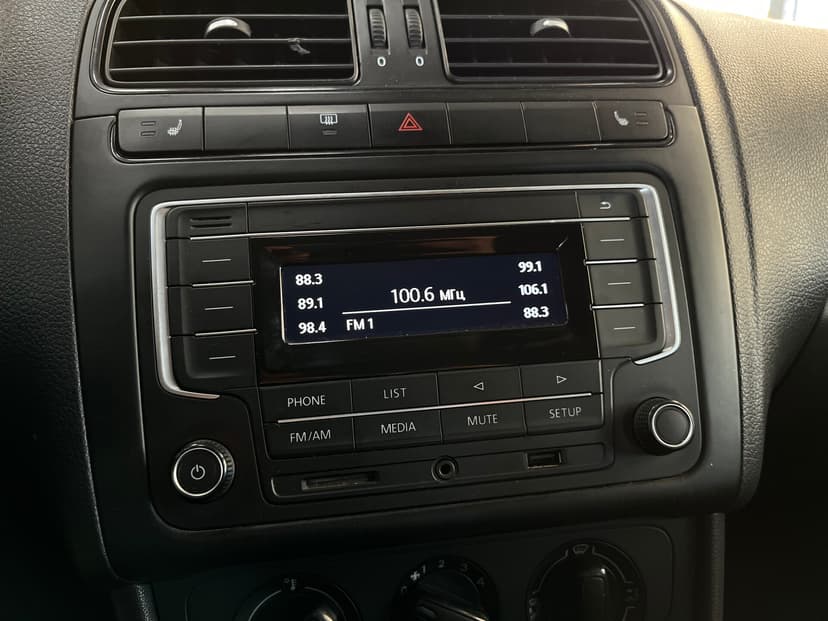 volkswagen-polo-2019-1396-14