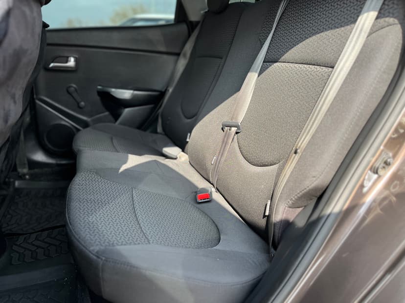 kia-rio-2015-1400-23