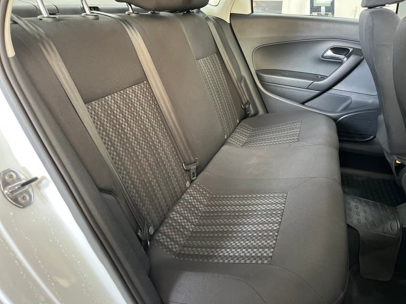 volkswagen-polo-2019-1396-25