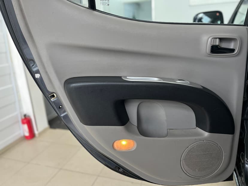 mitsubishi-l200-2011-1413-15