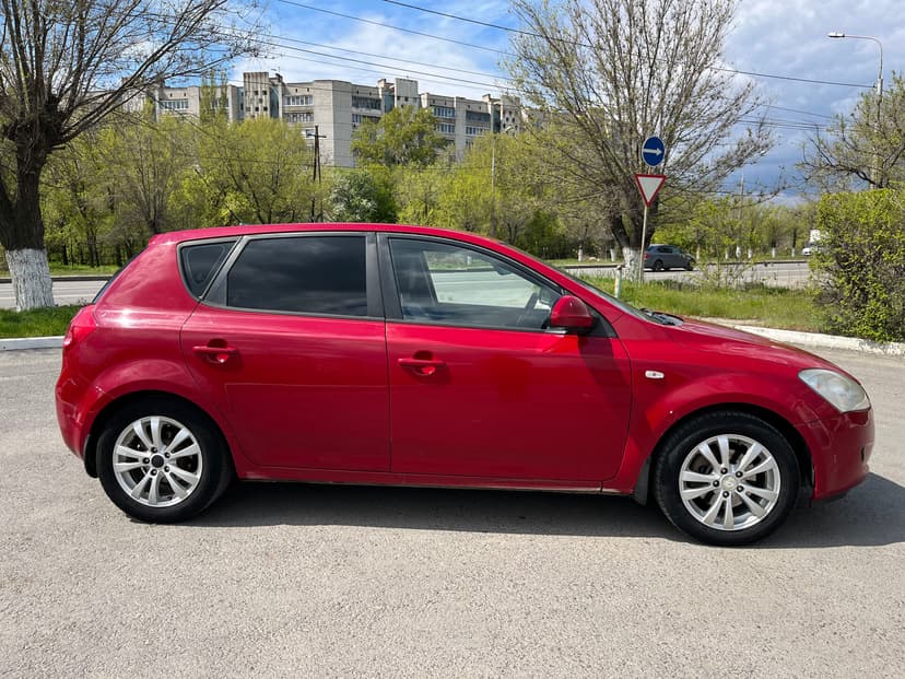 KIA Ceed с пробегом, 2008 год, Волгоград, 1.6 дизель, Механика - вид 4
