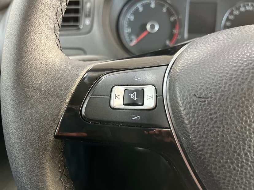 volkswagen-polo-2019-1396-12