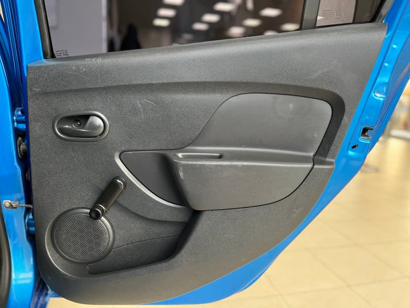 renault-logan-2014-1311-24