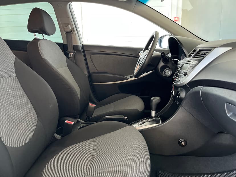Hyundai Solaris с пробегом, 2013 год, Волгоград, 1.4 бензин, Автомат - вид 18