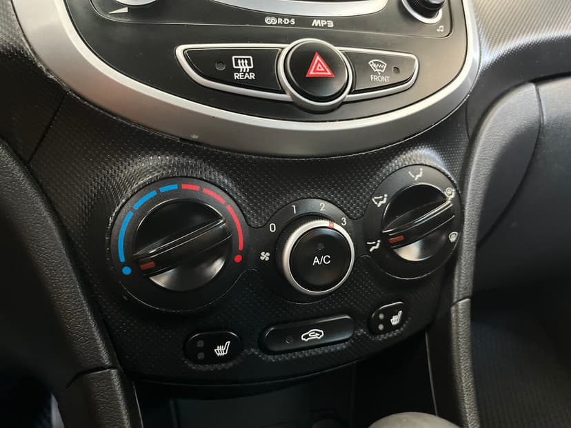 Hyundai Solaris с пробегом, 2013 год, Волгоград, 1.4 бензин, Автомат - вид 15