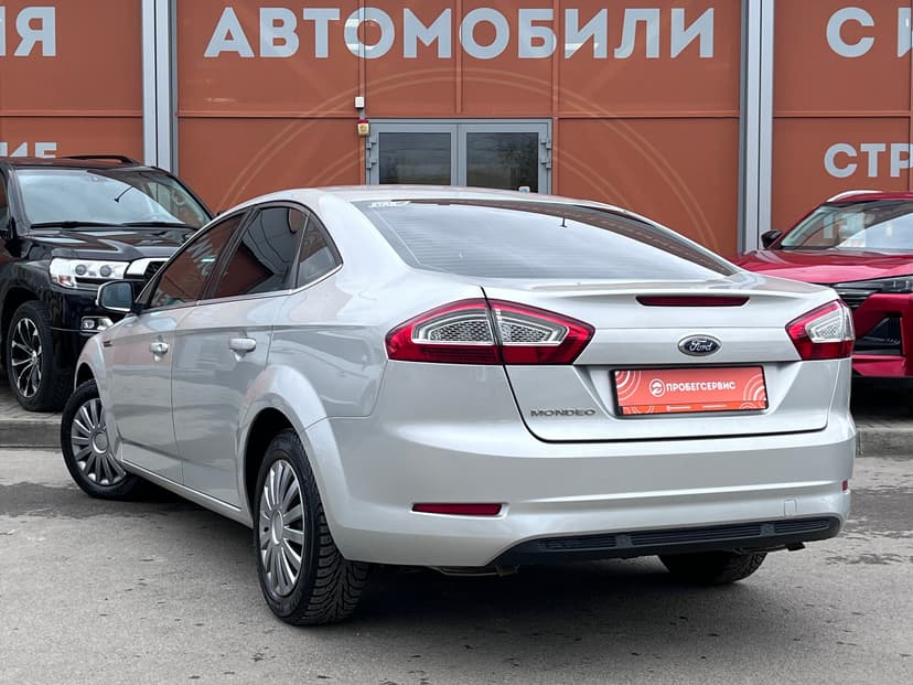 ford-mondeo-2012-1021-24