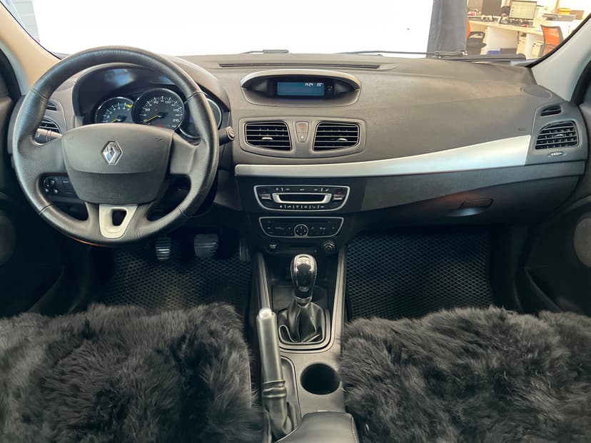 renault-fluence-2012-1398-8