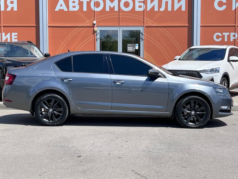 Skoda Octavia с пробегом, 2017 год, Волгоград, 1.8 бензин, Робот - вид 4