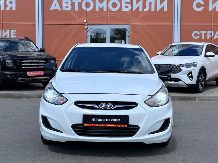 Hyundai Solaris с пробегом, 2013 год, Волгоград, 1.4 бензин, Автомат - вид 2