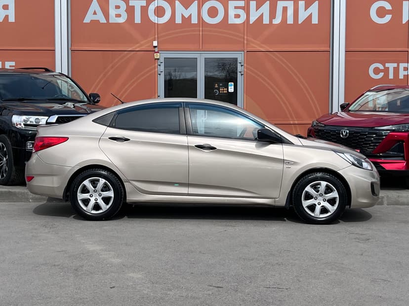 Hyundai Solaris с пробегом, 2013 год, Волгоград, 1.6 бензин, Автомат - вид 4