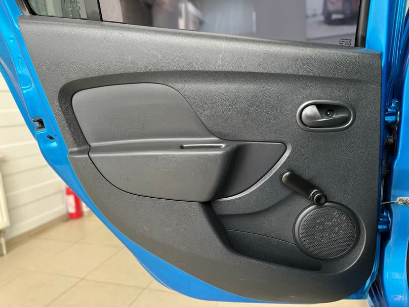 renault-logan-2014-1311-23