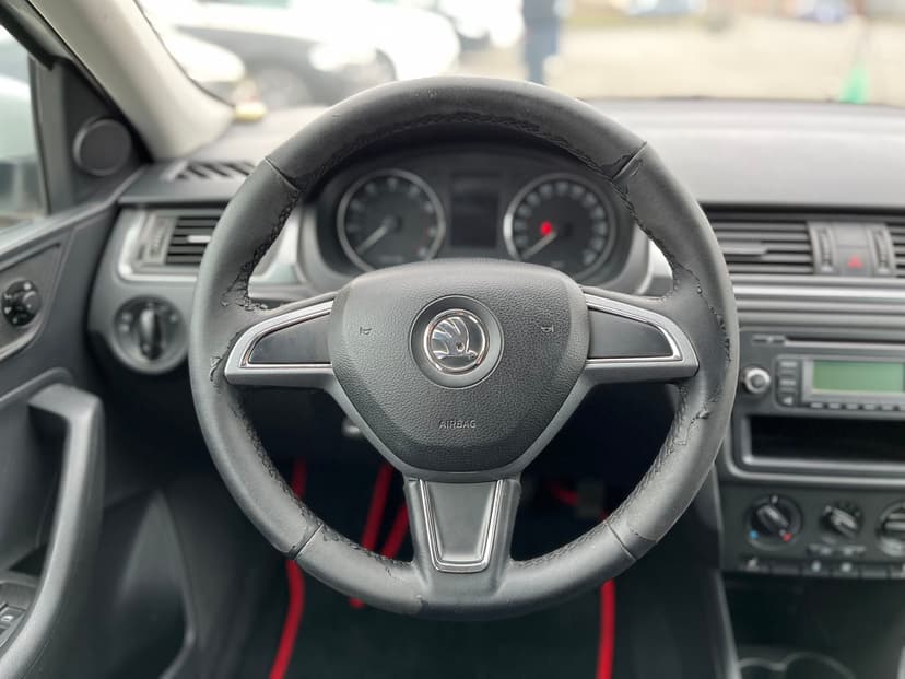 skoda-rapid-2014-1397-10