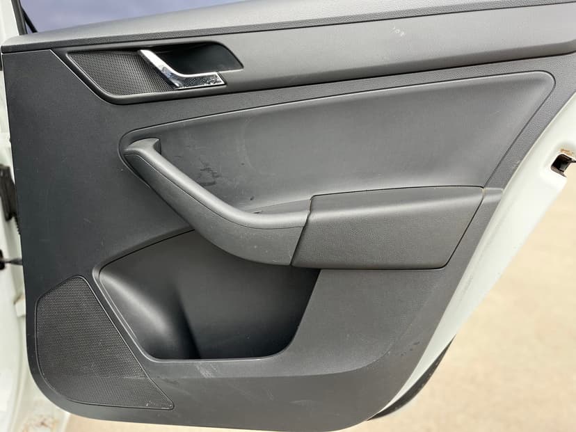 skoda-rapid-2014-1397-24