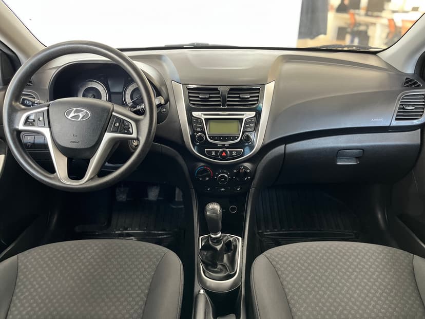 Hyundai Solaris с пробегом, 2012 год, Волгоград, 1.4 бензин, Механика - вид 9