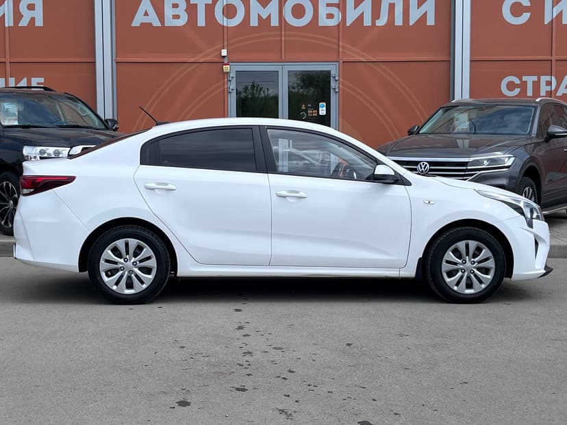 KIA Rio с пробегом, 2021 год, Волгоград, 1.4 бензин, Автомат - вид 4