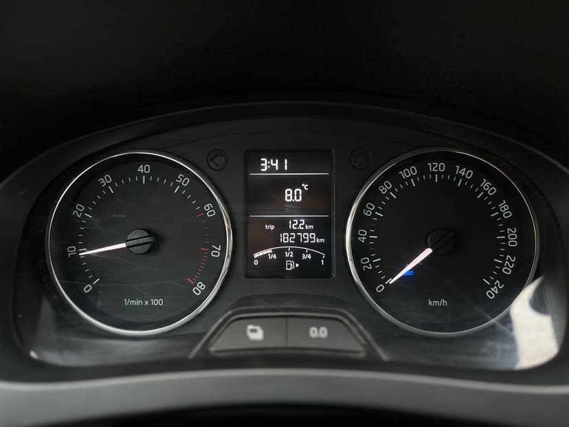 skoda-rapid-2014-1397-11