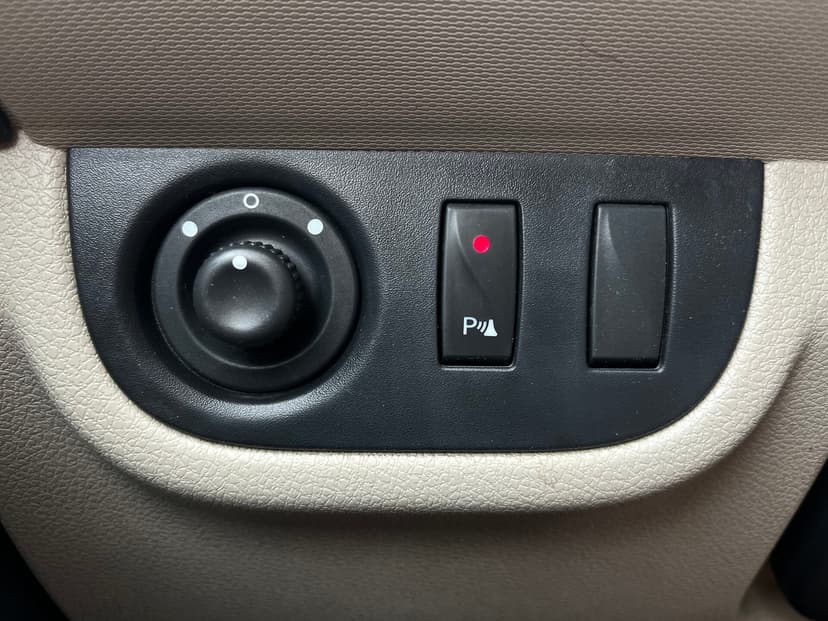 Renault Logan с пробегом, 2017 год, Волгоград, 1.6 бензин, Механика - вид 18