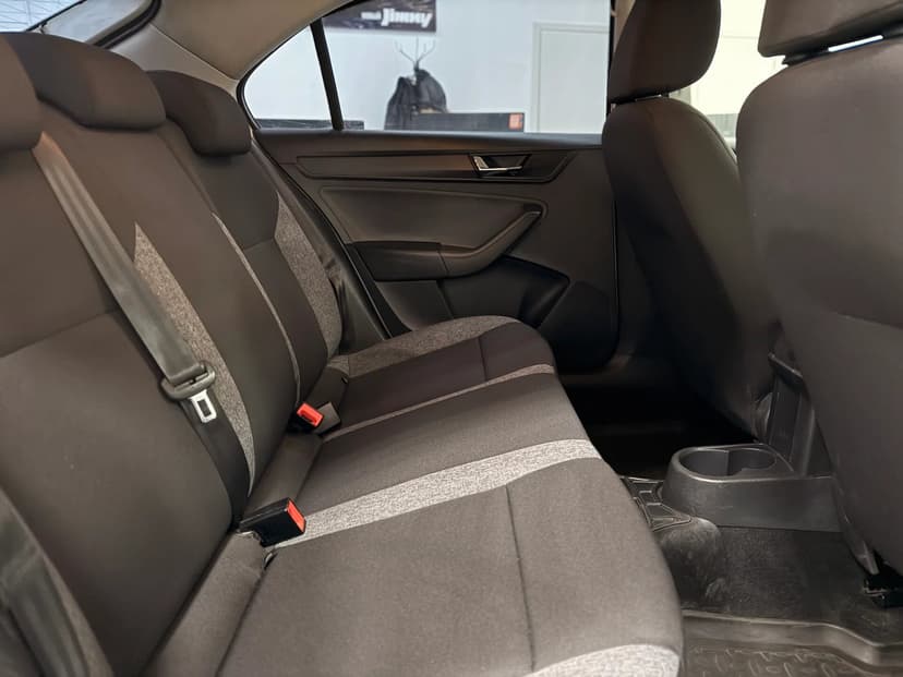 skoda-rapid-2021-871-25