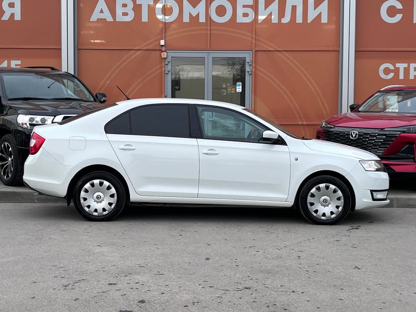 skoda-rapid-2014-1397-3