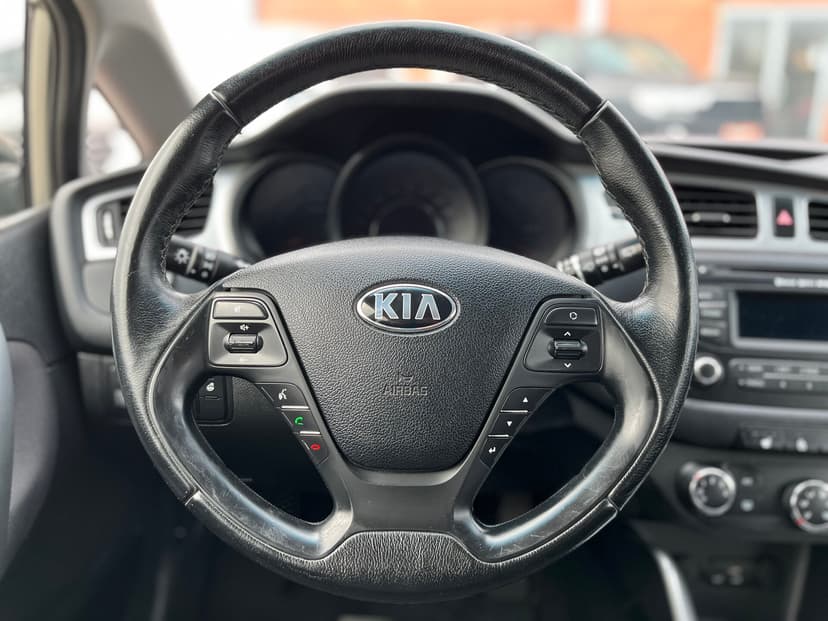 KIA Ceed с пробегом, 2015 год, Волгоград, 1.6 бензин, Механика - вид 12