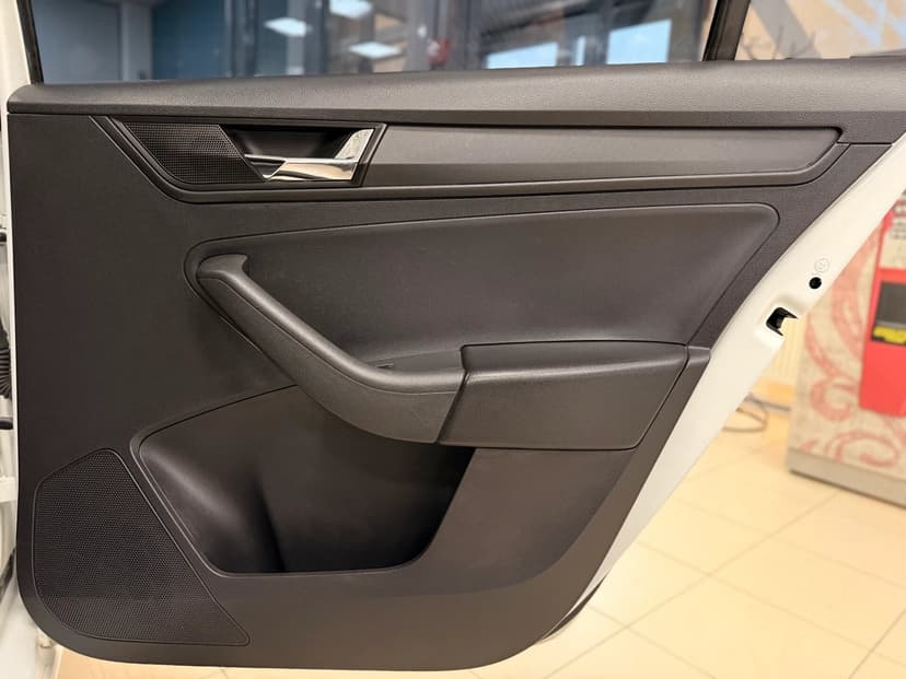 skoda-rapid-2021-871-26