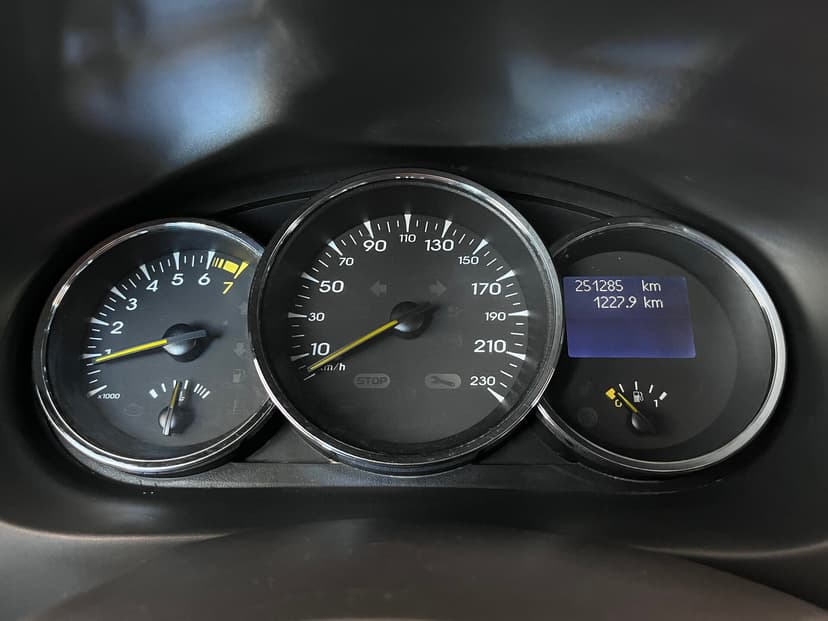 renault-fluence-2012-1398-10