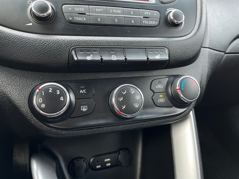 KIA Ceed с пробегом, 2015 год, Волгоград, 1.6 бензин, Механика - вид 17