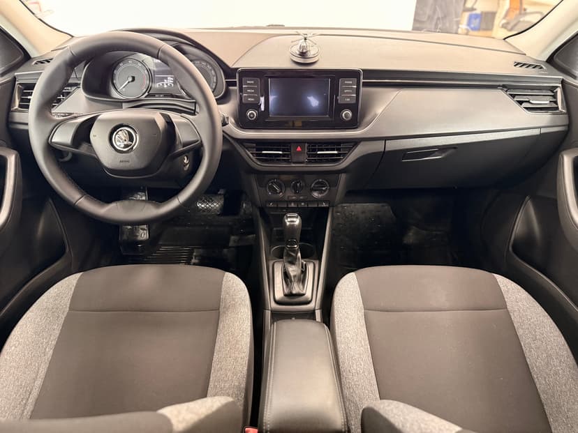 skoda-rapid-2021-871-10