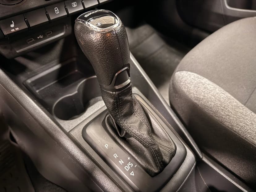 skoda-rapid-2021-871-15