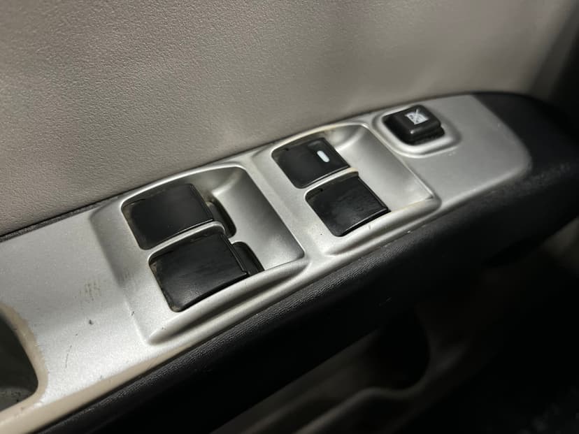 mitsubishi-l200-2011-1413-8