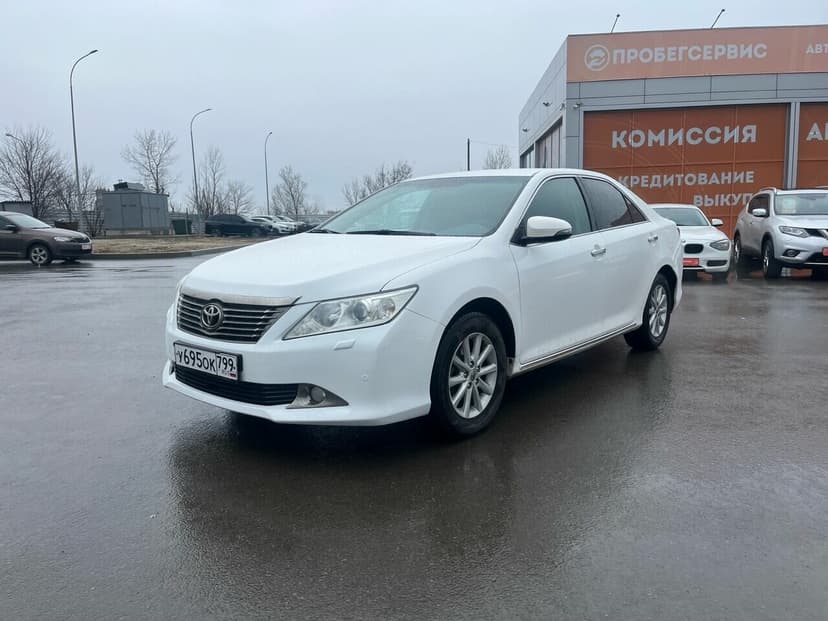 toyota-camry-2014-1337-0