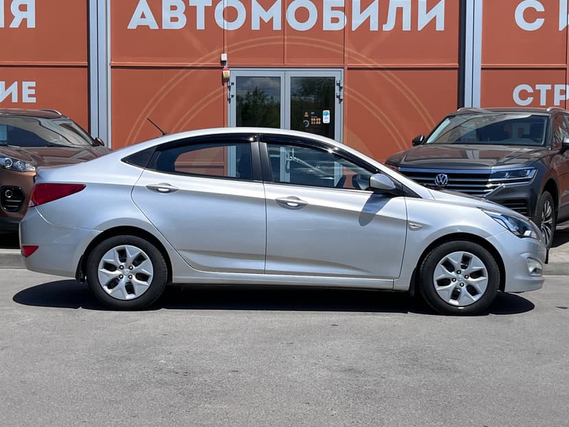 Hyundai Solaris с пробегом, 2015 год, Волгоград, 1.6 бензин, Автомат - вид 4