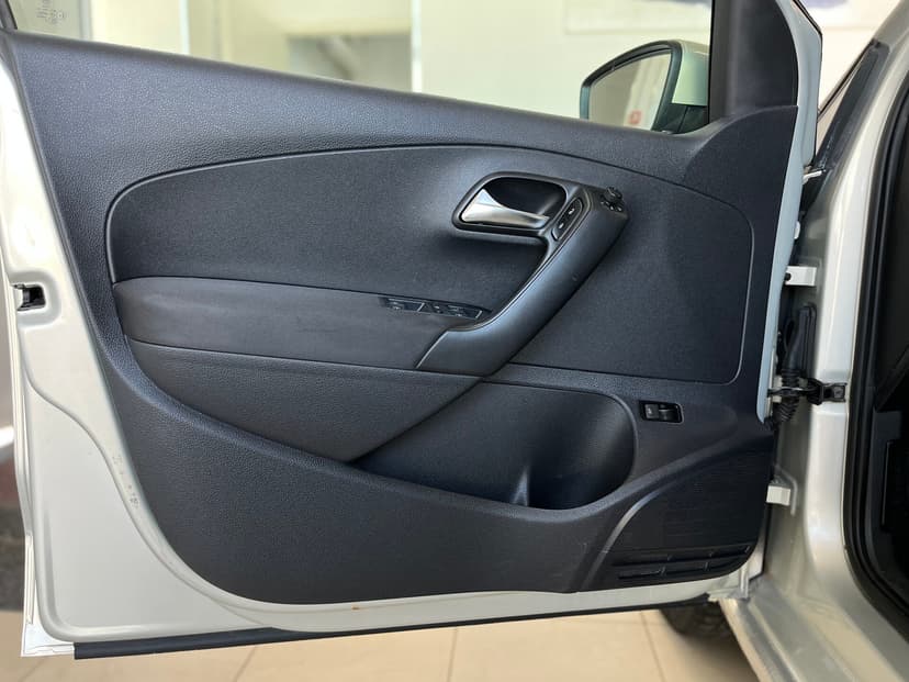 Volkswagen Polo с пробегом, 2011 год, Волгоград, 1.6 бензин, Механика - вид 19