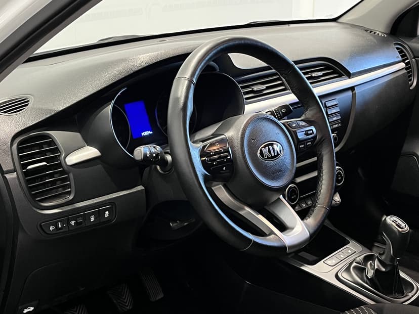 KIA Rio с пробегом, 2020 год, Волгоград, 1.6 бензин, Механика - вид 4