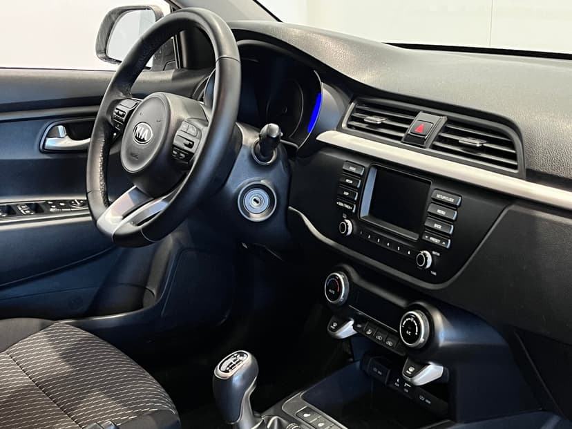 KIA Rio с пробегом, 2020 год, Волгоград, 1.6 бензин, Механика - вид 7