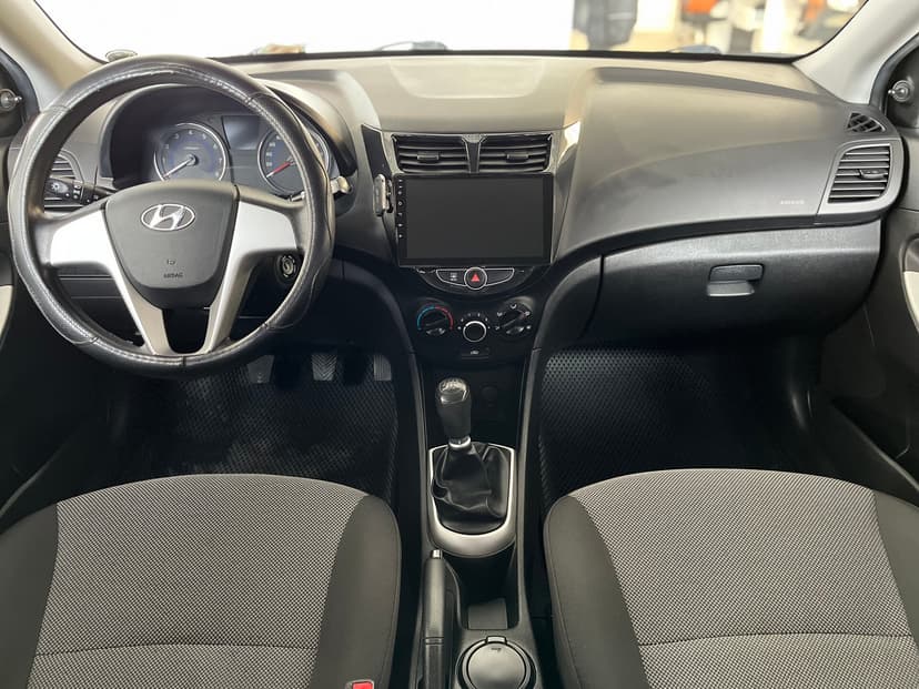 Hyundai Solaris с пробегом, 2011 год, Волгоград, 1.4 бензин, Механика - вид 9