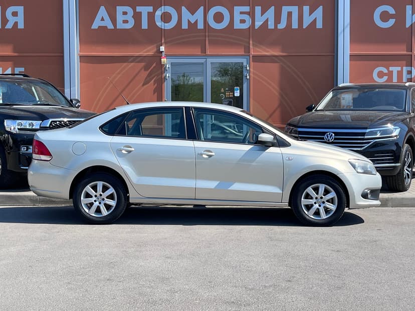 Volkswagen Polo с пробегом, 2011 год, Волгоград, 1.6 бензин, Механика - вид 4