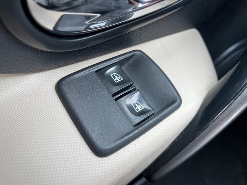 Renault Logan с пробегом, 2017 год, Волгоград, 1.6 бензин, Механика - вид 19