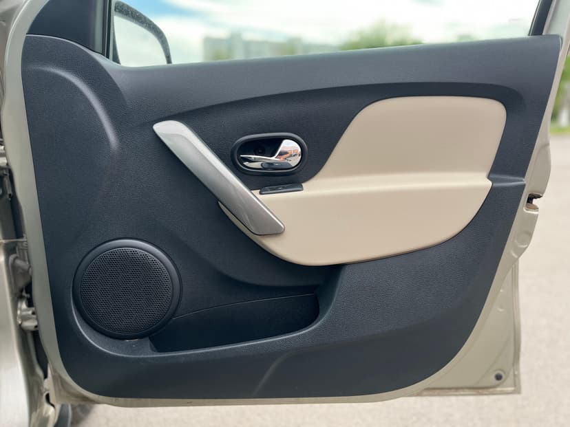 Renault Logan с пробегом, 2017 год, Волгоград, 1.6 бензин, Механика - вид 22