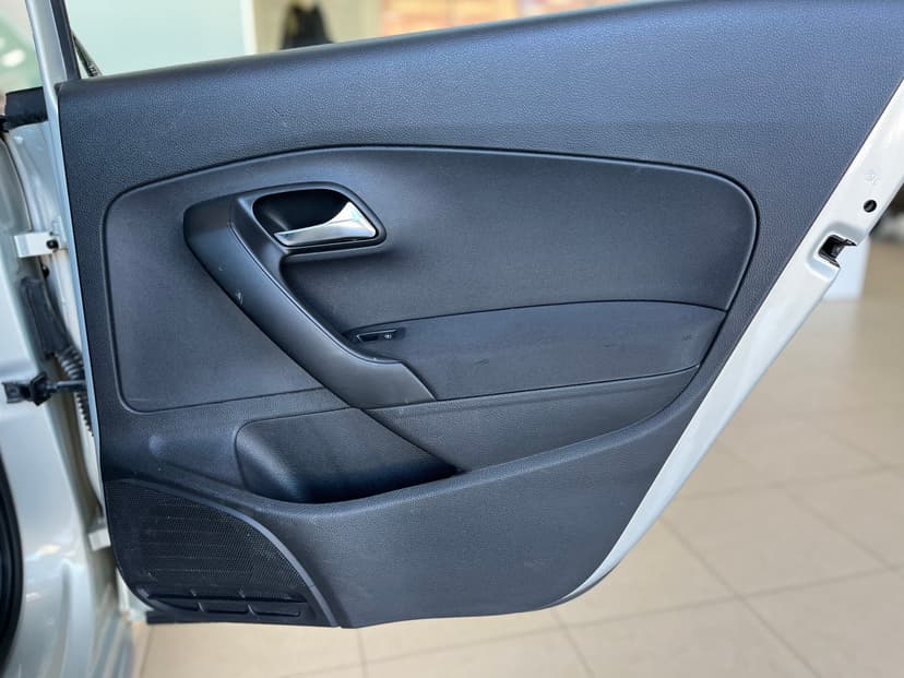 Volkswagen Polo с пробегом, 2011 год, Волгоград, 1.6 бензин, Механика - вид 24