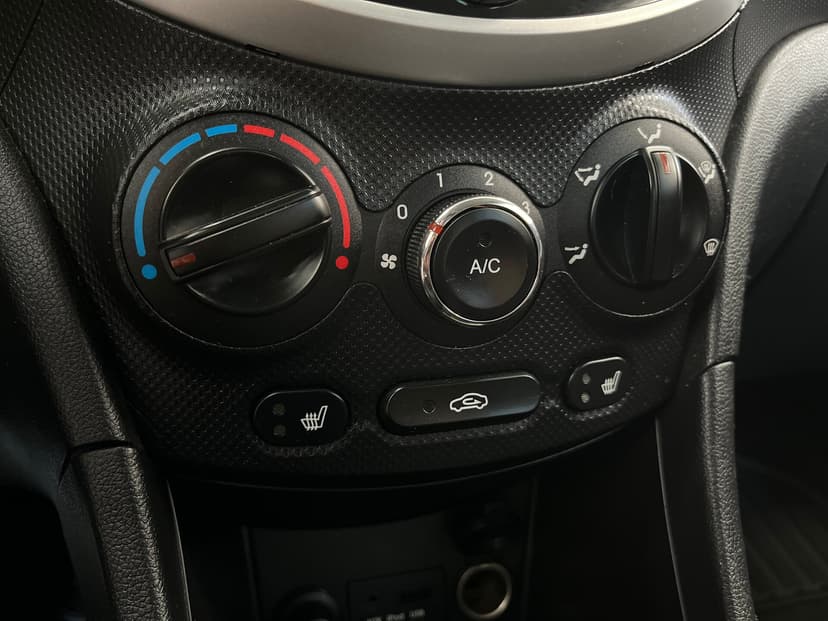 Hyundai Solaris с пробегом, 2012 год, Волгоград, 1.4 бензин, Механика - вид 15
