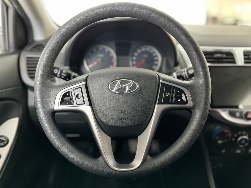 Hyundai Solaris с пробегом, 2016 год, Волгоград, 1.6 бензин, Механика - вид 10