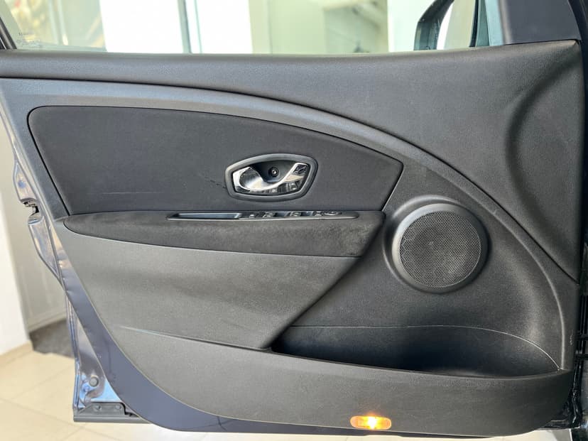 renault-fluence-2012-1398-18